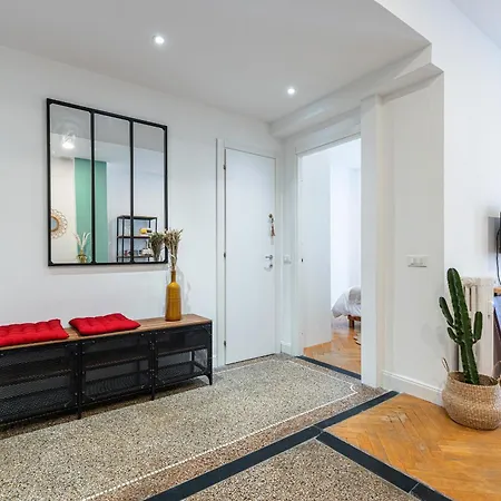 Cosy 1 Bdr Near Garibaldi Square Апартаменты *